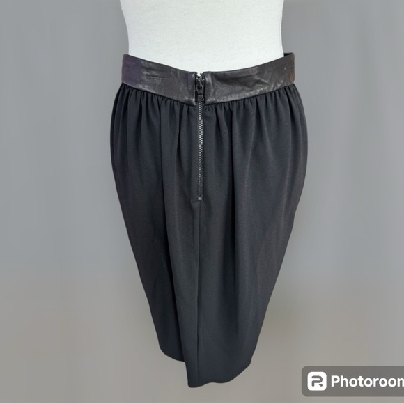 NWT Alice + Olivia Leather Trim Silk Skirt Sz 4 Asymmetrical Classic - Picture 6 of 8